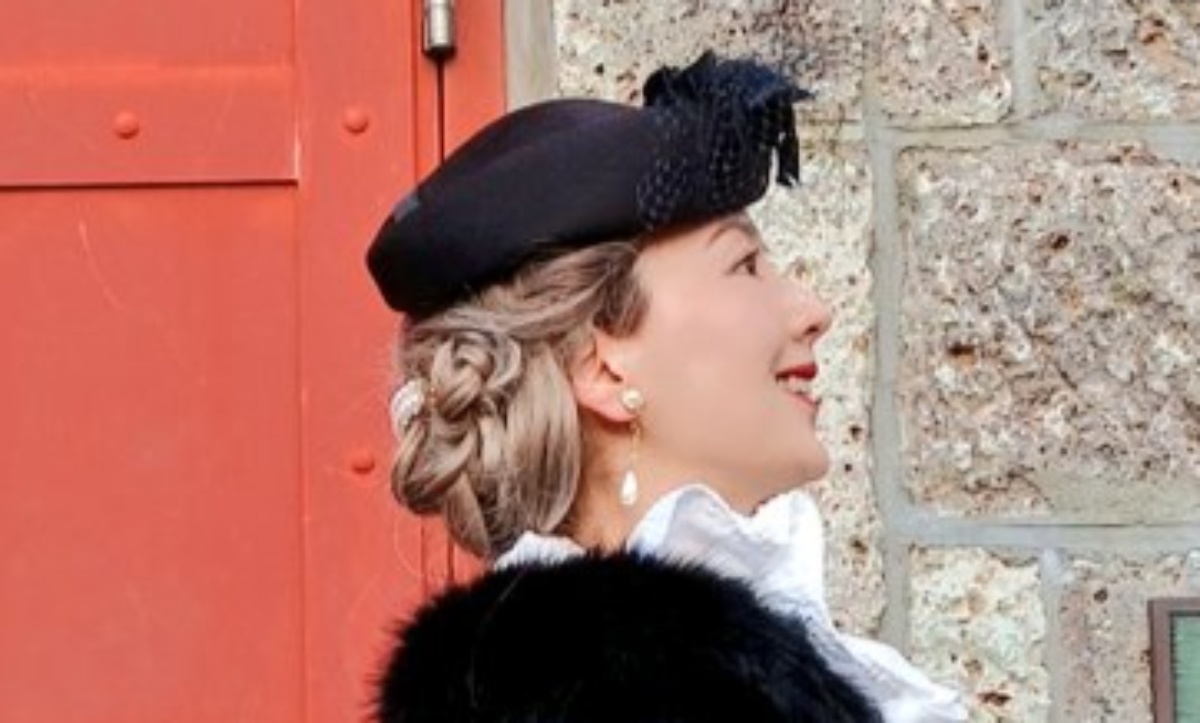 「年相応の格好をしろ」→50代女性が披露した“驚きの着こなし”に「この方がアンサー」「永遠の憧れ」と160万表示（1/3） | ライフスタイル ねとらぼ