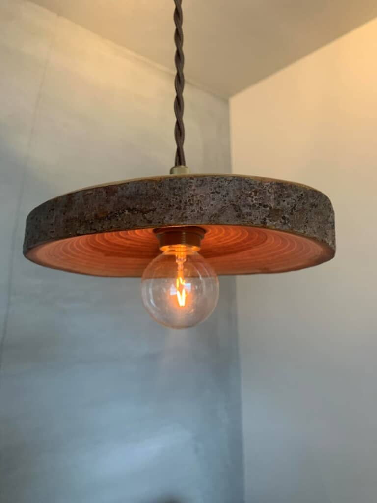 山小屋にいる気分を味わえそうなランプ