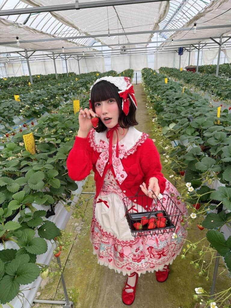 靴もいちご色だったんですね！