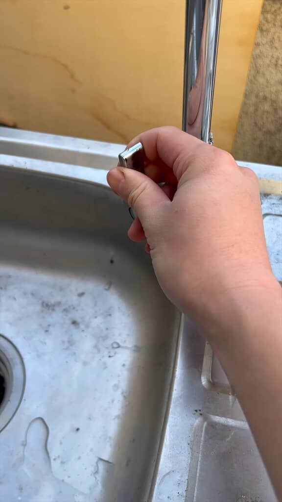 水が出なくなった水道のパイプから出てきたもの