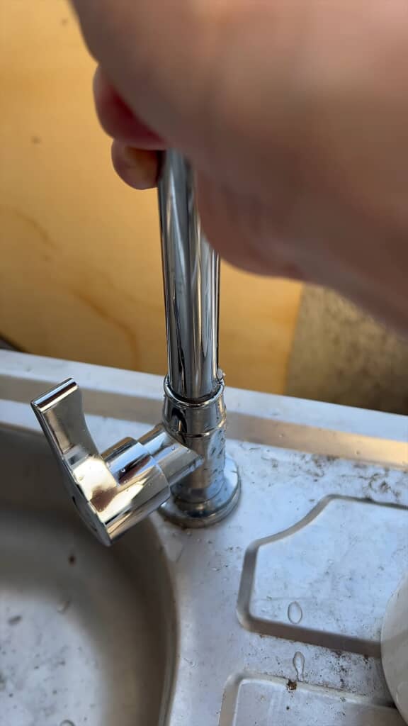 水が出なくなった水道のパイプから出てきたもの