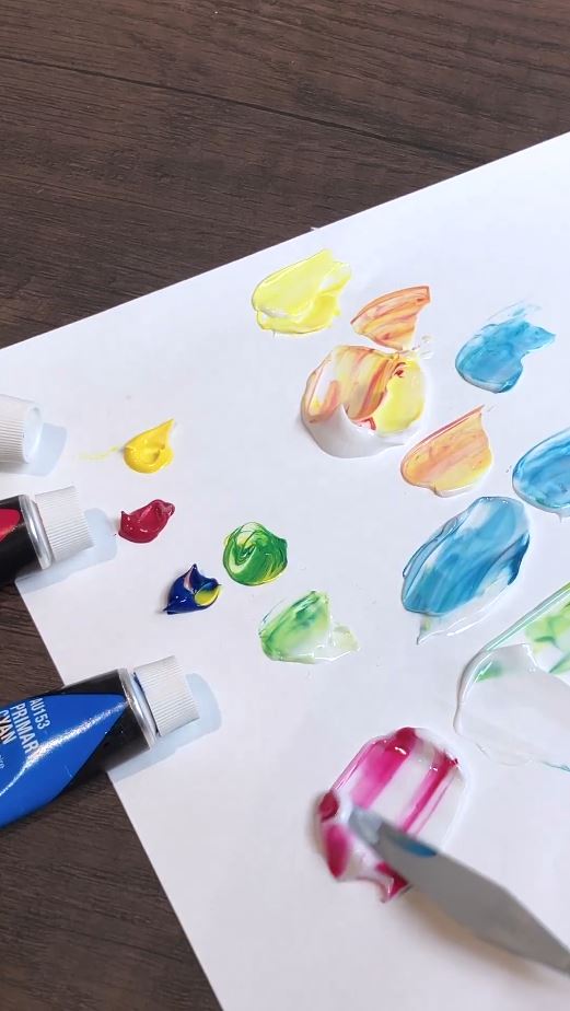 アクリル絵の具と混ぜる