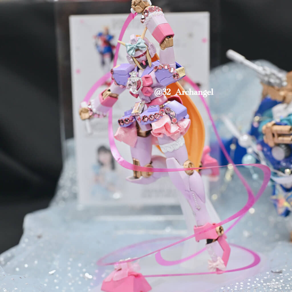 もとから美少女戦士風の「ノーベルガンダム」（機動武闘伝Gガンダム）を、水萌さん流の装飾でよりそれらしく