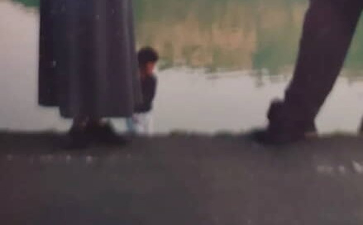 帰省したら飾られていた“両親が選んだ1枚”　涙あふれる光景に「泣いてしまう」「あなたへのものなのですね」（1/3） | 教育・子育て ねとらぼ