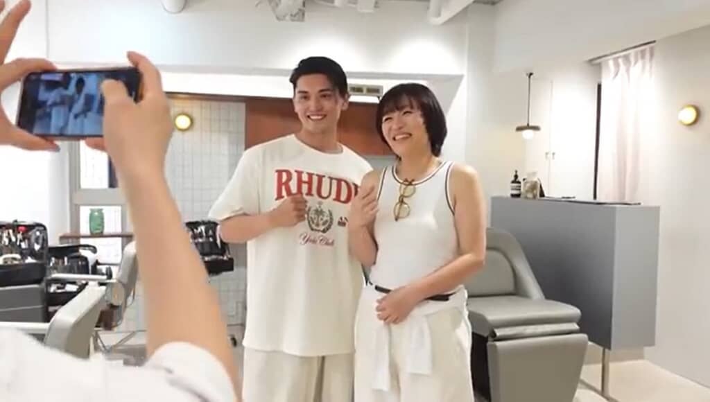 トレーナーのシンさんと一緒に