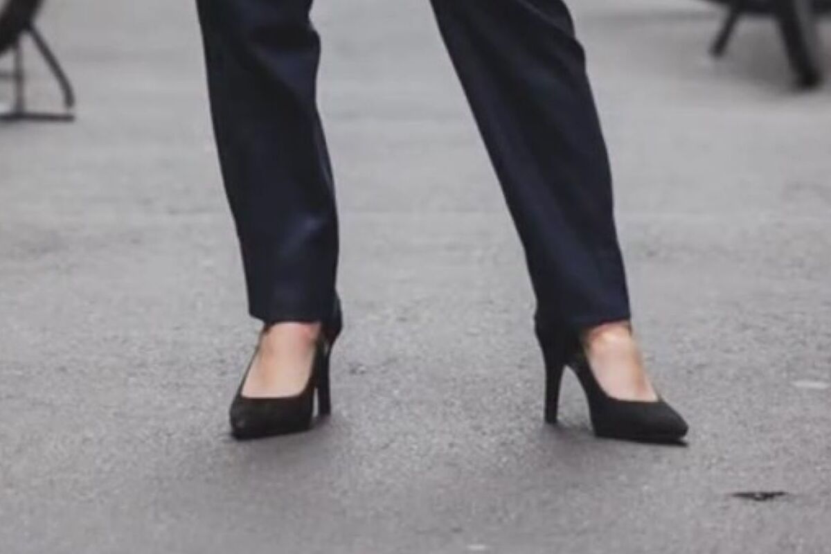 大学の卒業式→同級生はみんな“袴”だけど……　まさかの晴れ姿に「イケメンすぎてびびる」「こういうの着たいな」と200万再生 | 女性 ねとらぼ