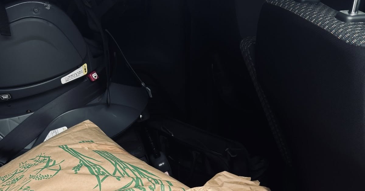 クルマに“玄米30キロ”を乗せ、精米所に着いた男性→ドアを開けたら……「かなりショックなやつ」　膝から崩れ落ちる光景に「全米が泣いた」（1/2） | ライフスタイル ねとらぼ