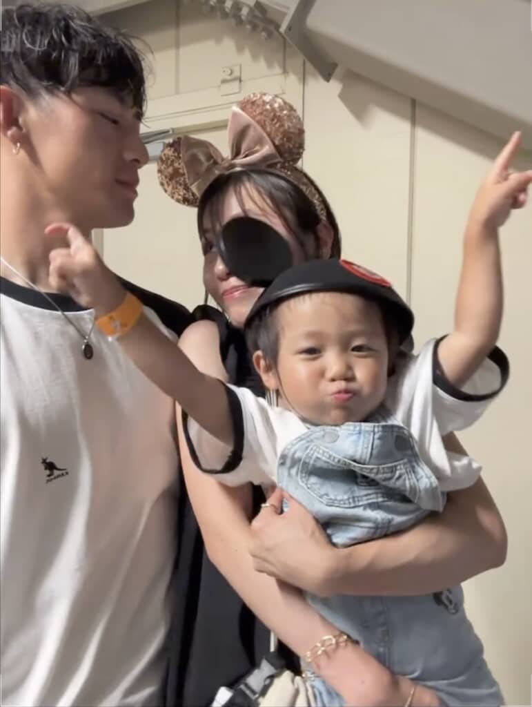 それから10年後の2024年、2人は立派な家族に！