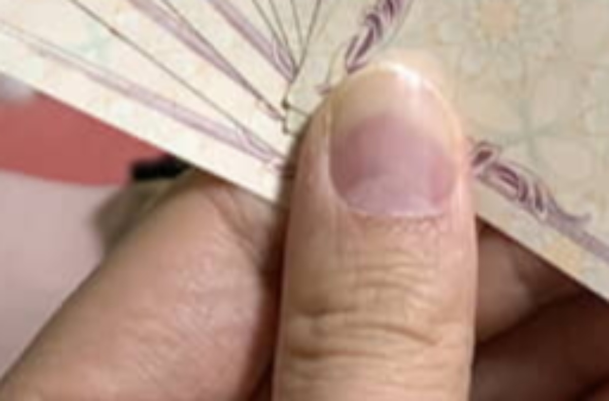 亡き祖母の遺品整理をしていたら……　タンスの底から出てきた“まさかのへそくり”が332万表示「そんなことがあるのか」（1/3） | ライフスタイル ねとらぼ