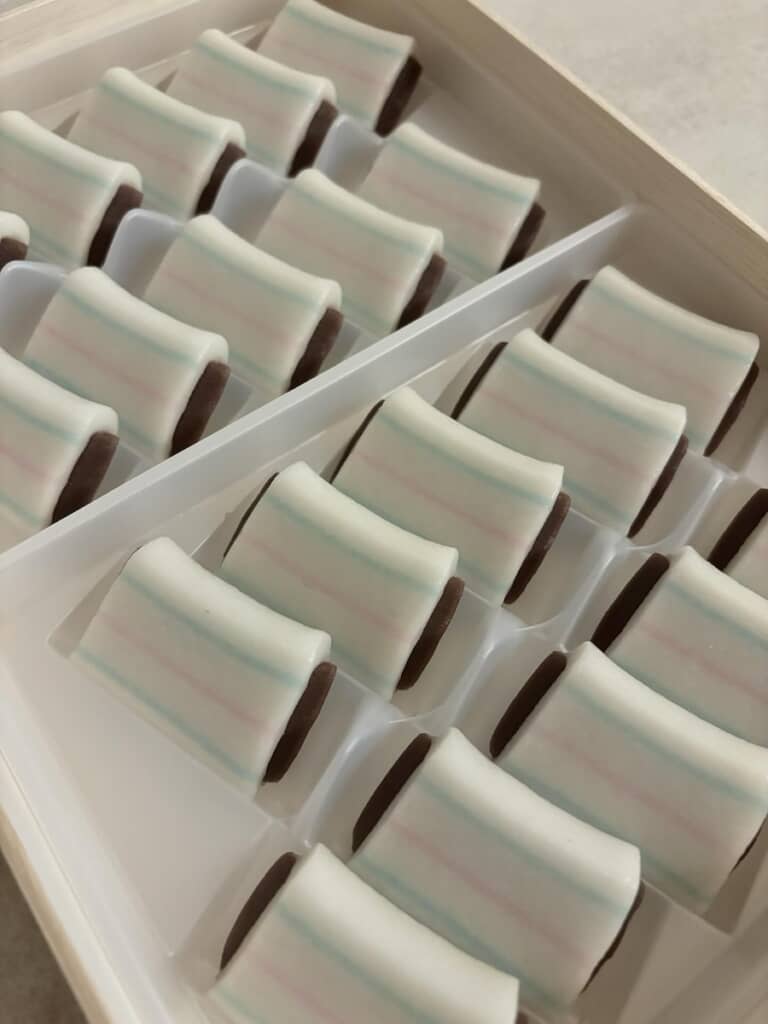 滋賀県・多賀大社の名物和菓子「糸切餅」