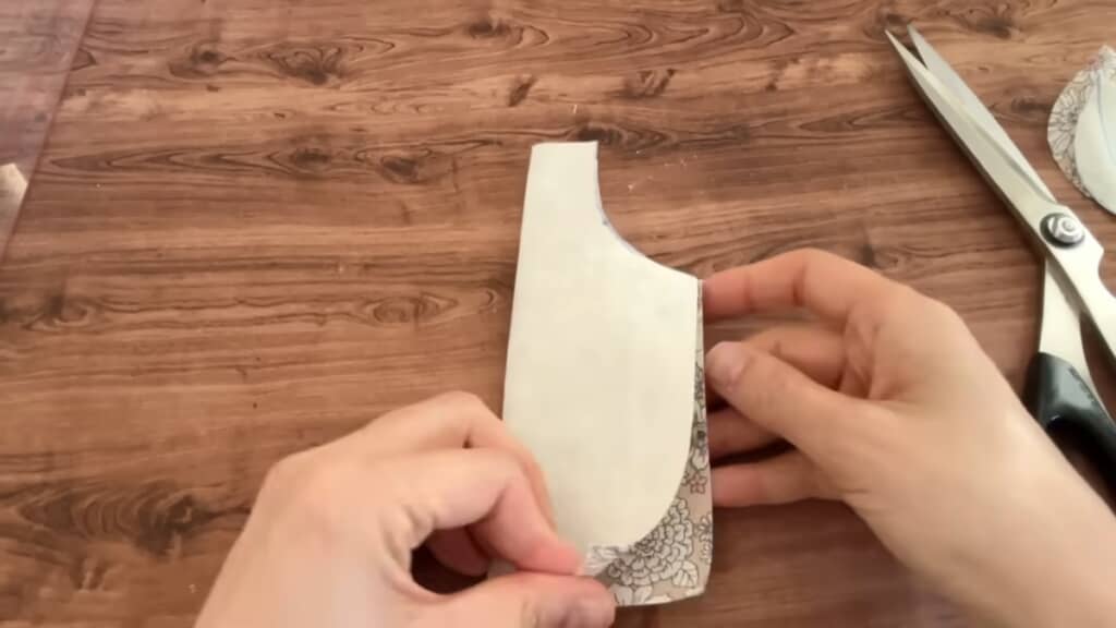 カーブに沿って切り取ります