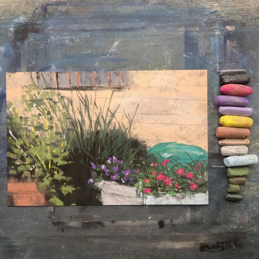 家の周りに置かれた植木鉢