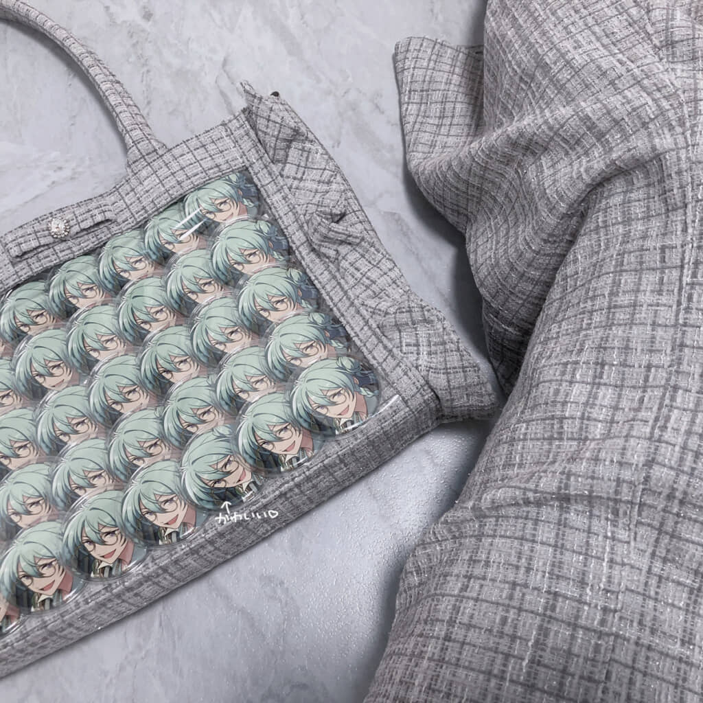 痛バッグとスカート