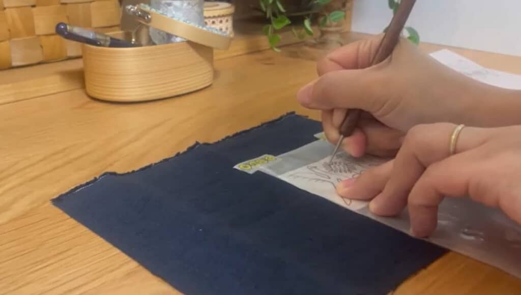 図案を写します