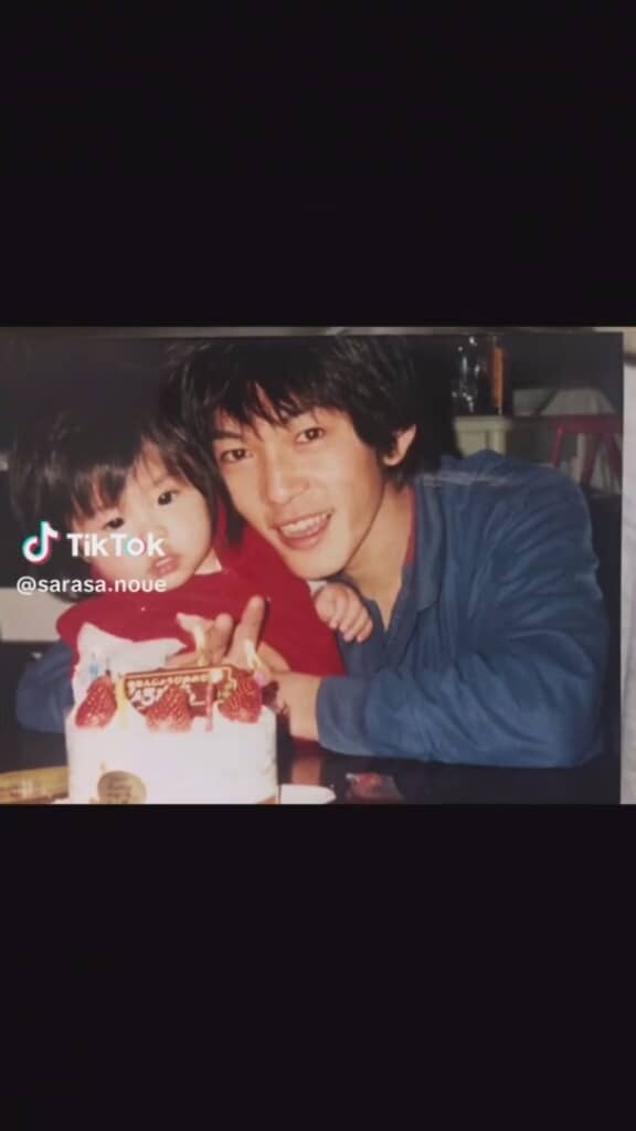 整った顔立ちがよく分かる1枚