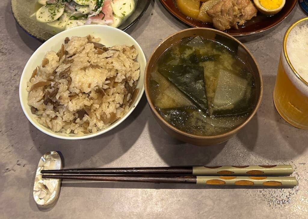 家庭的な料理とともに「お嫁に行けないなんてありませんよね?」