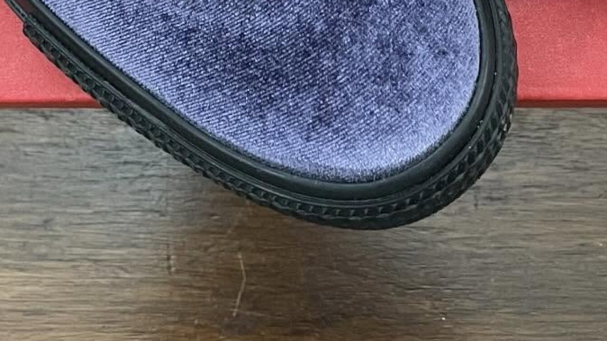 久々に“コンバース”を買ったママ→選んだデザインは……　小6娘も困惑する“まさかのチョイス”に「欲しすぎる！」「カッコよ！」（1/2） | ファッション ねとらぼ