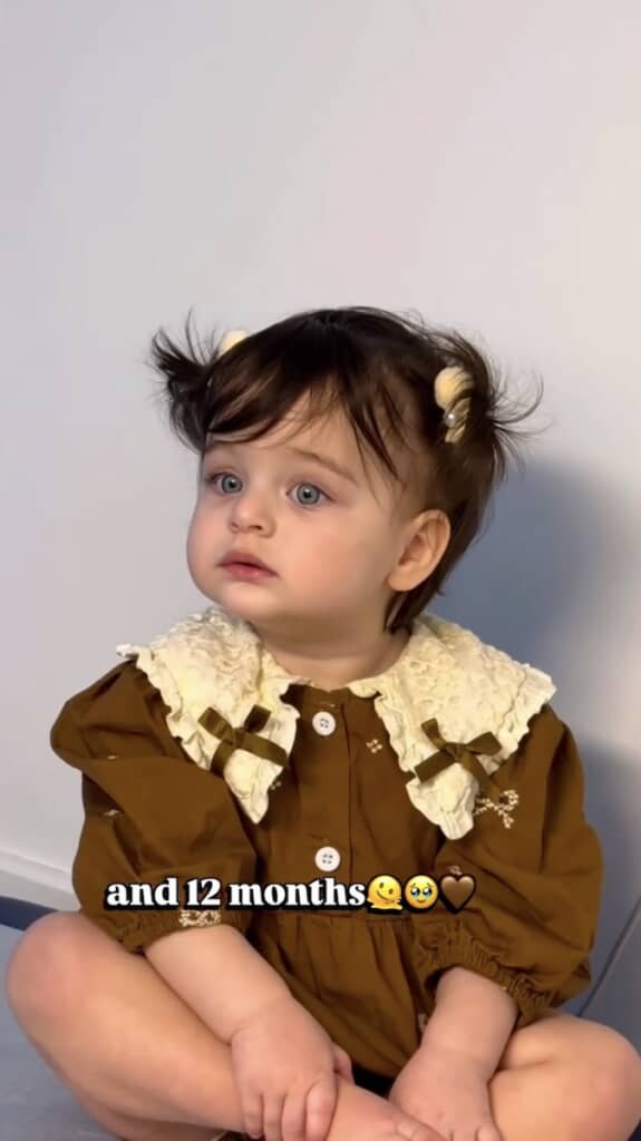 1歳を迎え、大きくなったAlinaちゃんの目はキレイな青色に！