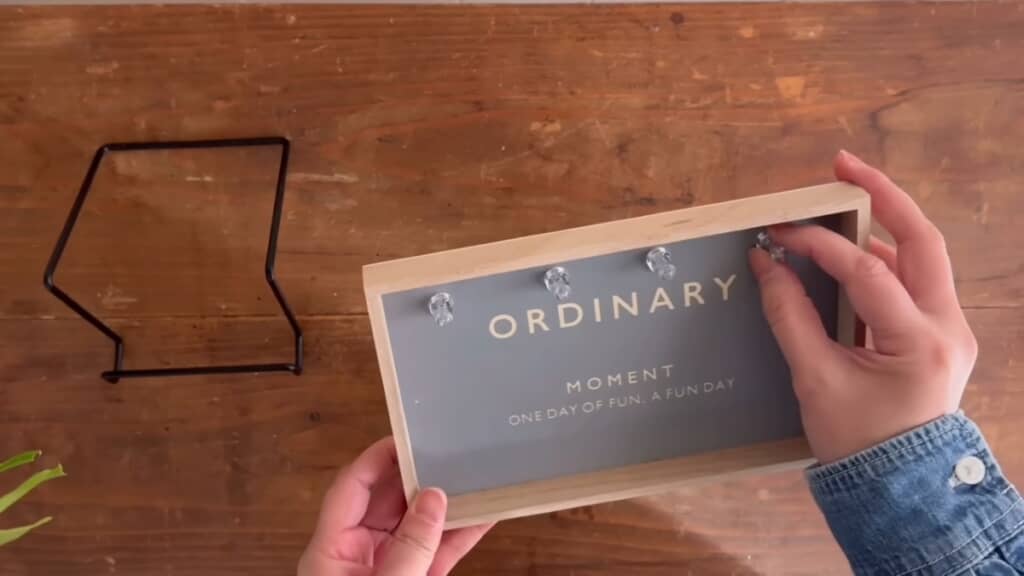 トレーにフックをつけました