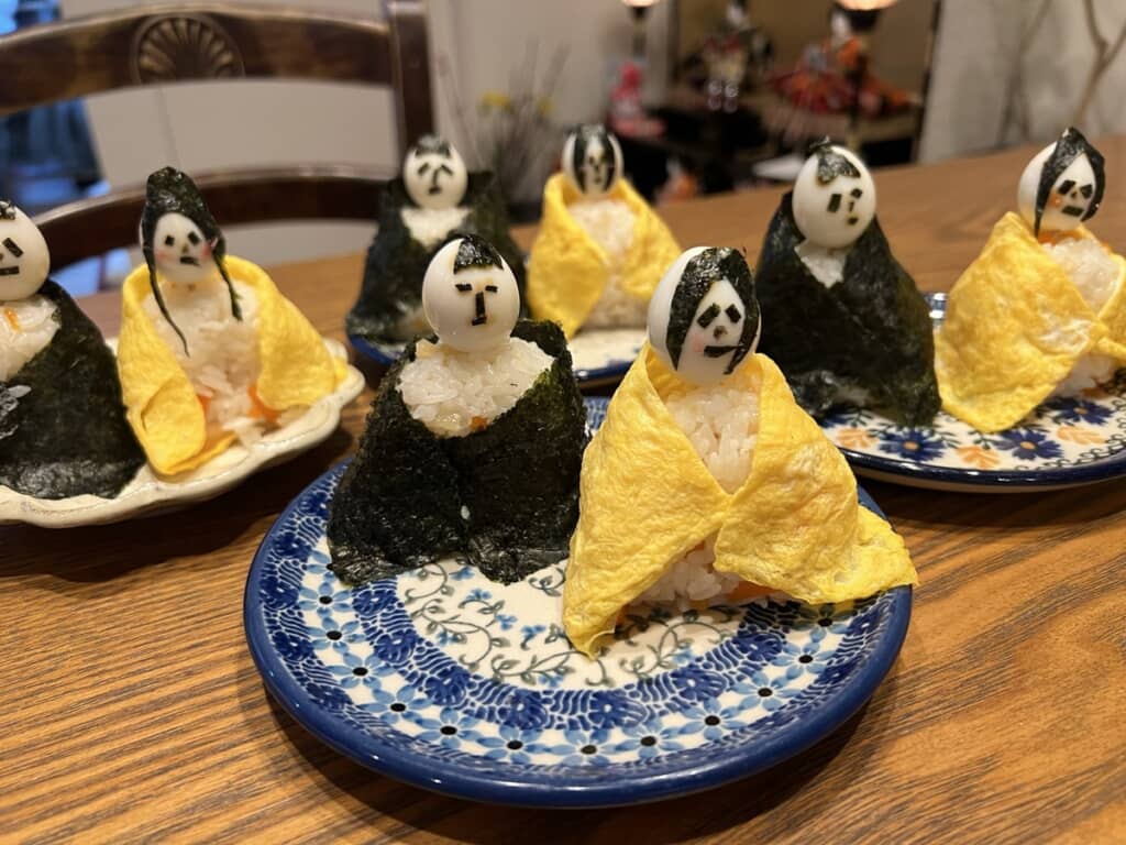 闇の集会になってしまったおひなさま