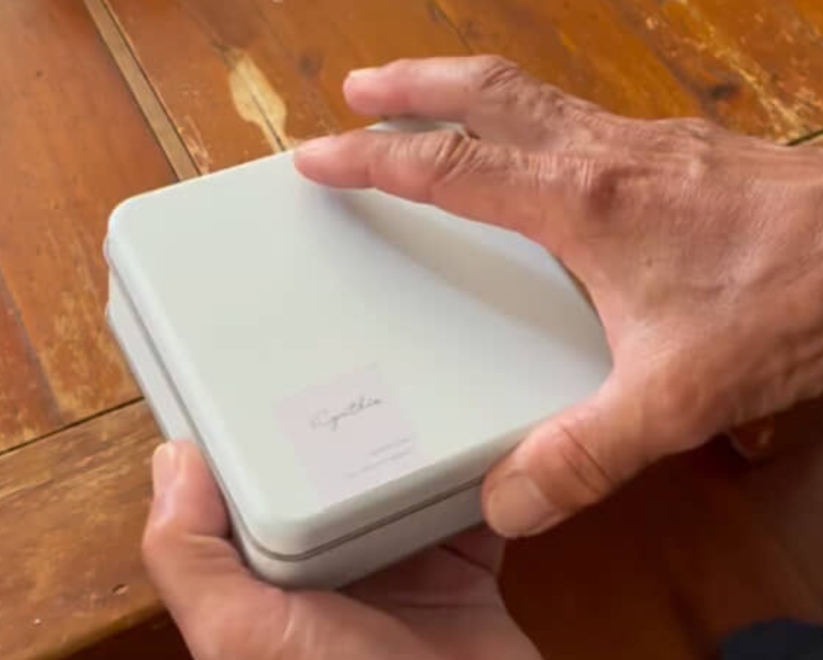 息子夫婦から届いた小さな箱→開けてみると……　驚がくの中身が5万再生「なんてサプライズ」「ドキドキしちゃいました」（1/3） | ライフスタイル ねとらぼ