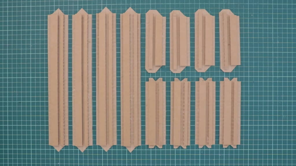 12本の棒状パーツのカットを終えたところ