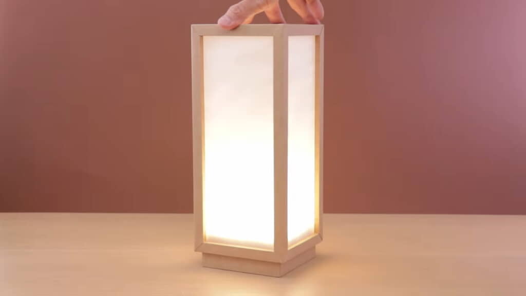 シェードをかぶせると完成！