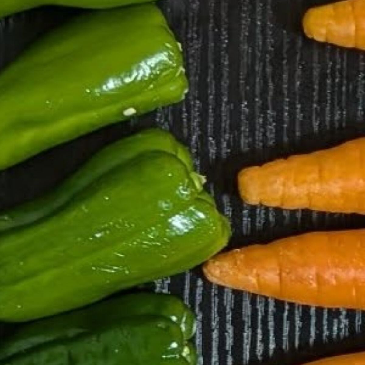 ロピアで500円の“野菜詰め放題”に挑戦→帰宅後、袋から出してみると……　圧巻の光景に「えええ！」「なかなかこんな人いない」（1/3） | グルメ ねとらぼ