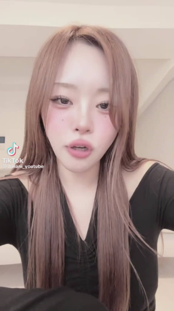 目元が涼やかで大人っぽい