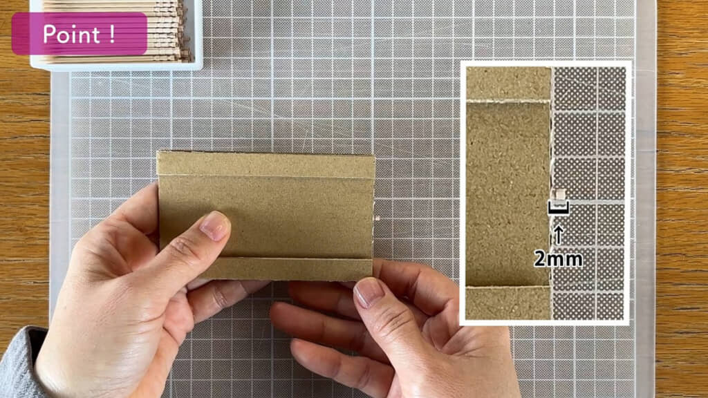 頭が2ミリだけ残るよう、つまようじを挿入して固定