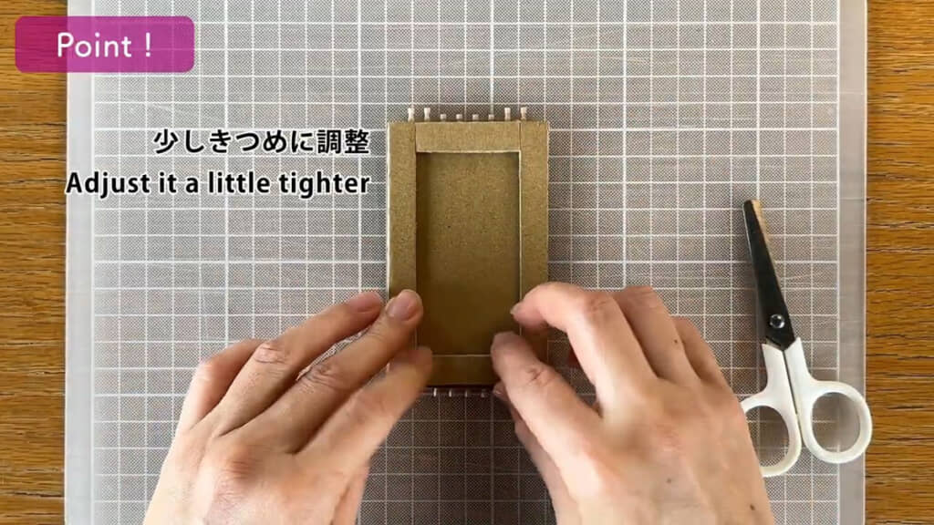 浮き板は接着せずに押し込むだけ。ピチピチになるよう調整を