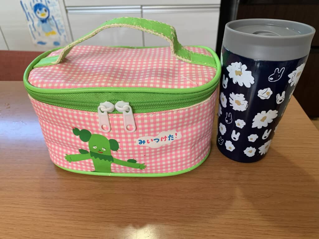 子どもと妻のおさがりを使う夫