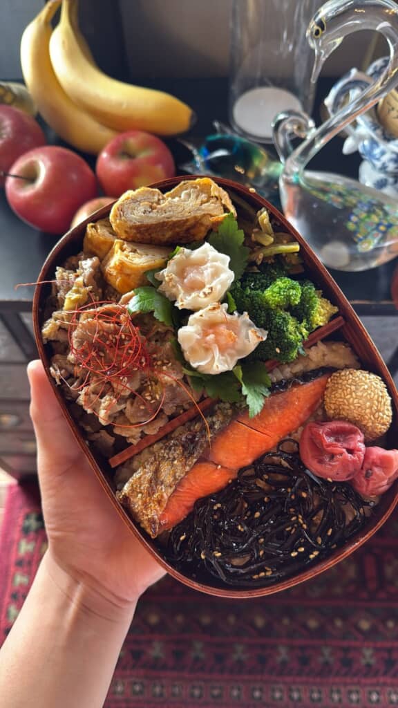 焼鮭と焼売のお弁当