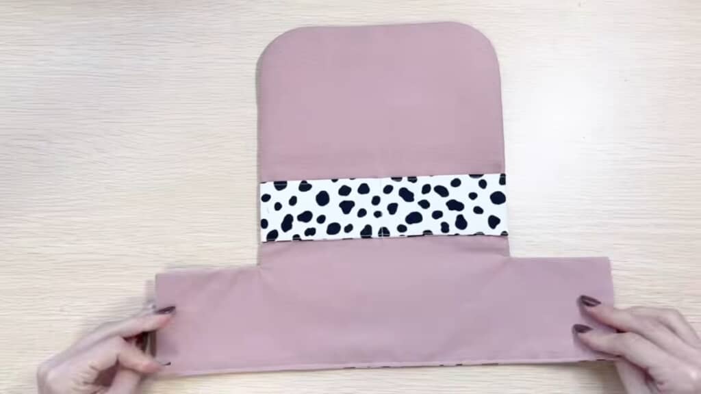 本体の生地を縫い合わせました