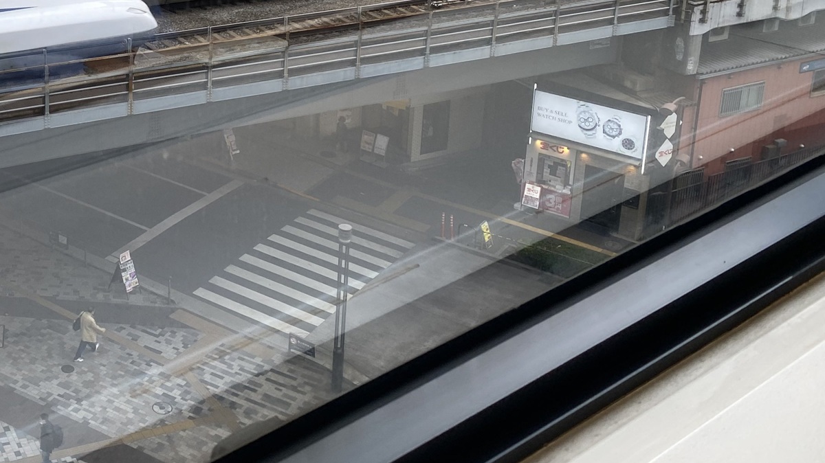 献血の待ち時間に隣から「えぇ!?」→JRの線路を見下ろすと……　驚きの光景が300万表示「うおおおお」「大興奮です」（1/3） | 乗り物 ねとらぼ