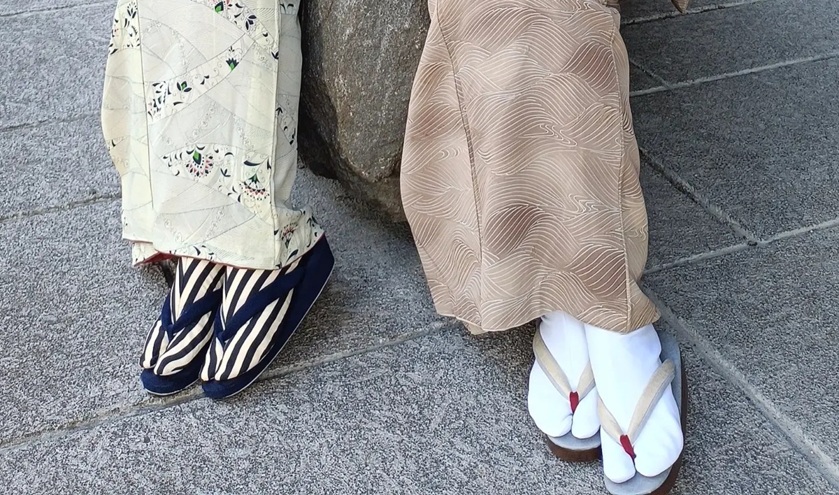 似合う着物も髪形も違う友人と“着物リンクコーデ”をしたら……「な、なんて素敵」　驚きの光景に「美人画にそっくり」「凄すぎます」（1/3） | 女性 ねとらぼ