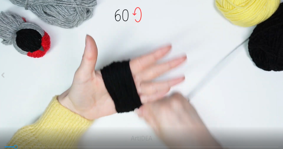 カラフルな毛糸→手のひらにぐるぐる巻き付けハサミで切ったら…… 驚き カラフルな毛糸→手のひらにぐるぐる巻き付けハサミで切ったら…… 驚き