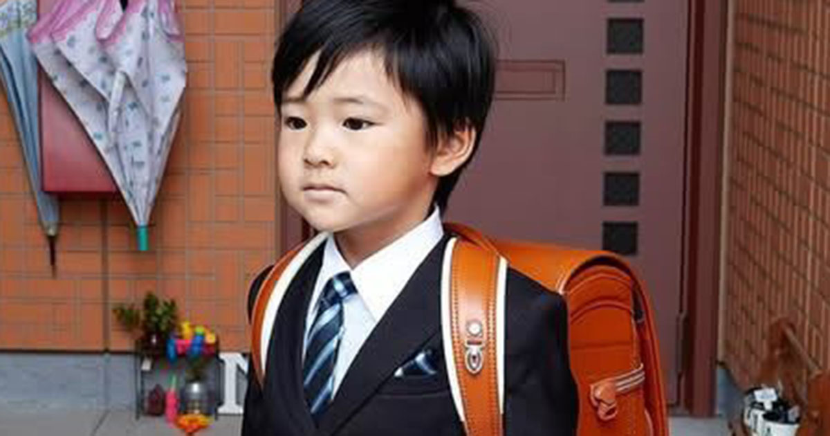 入学式でランドセルを背負った小1の息子→6年後……　卒業式を迎えた“驚きの姿”に「全然知らん子だけど泣けてくる」（1/2） | 育児 ねとらぼ