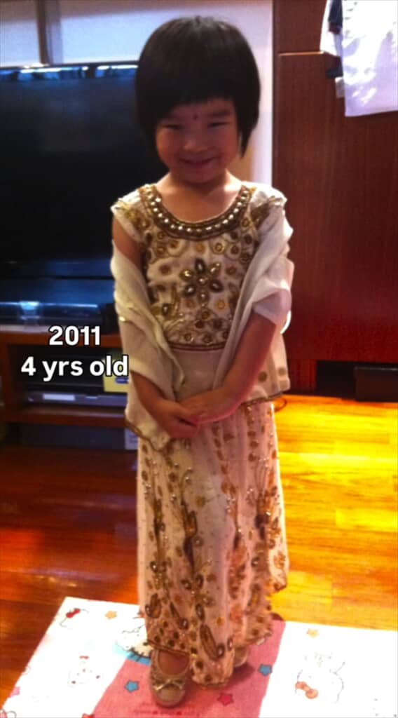 女の子の4歳と18歳のビフォーアフター