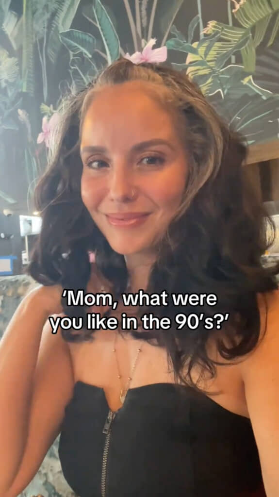 ナチュラルなヘアメイクが似合う51歳女性