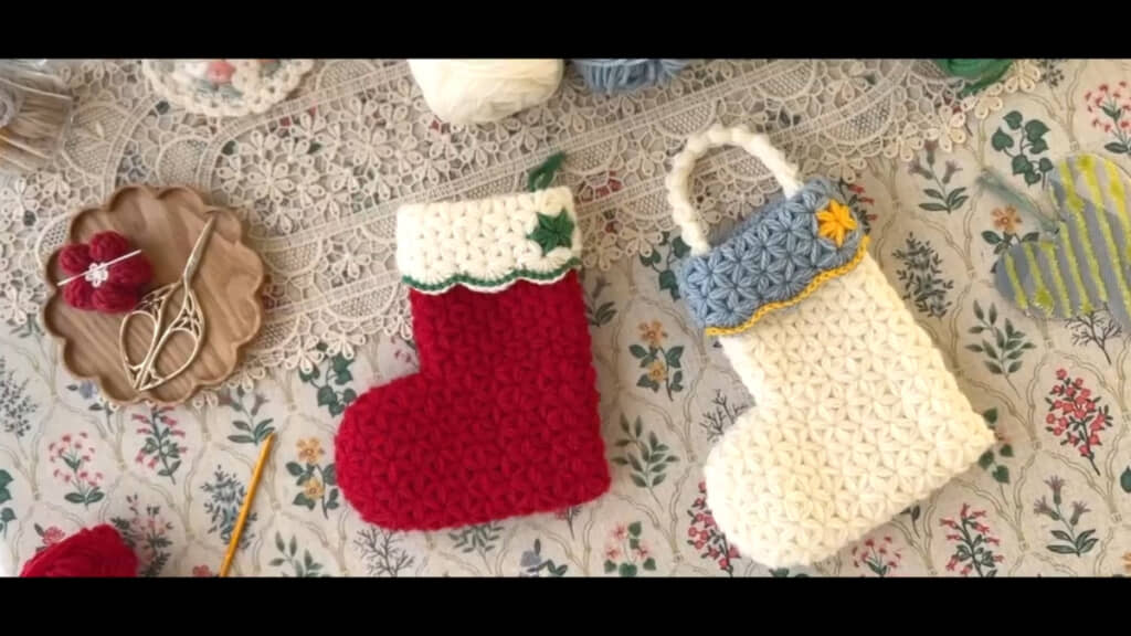 持ち手も付けたら、ちょっとしたお出かけに使えそうなミニバッグに