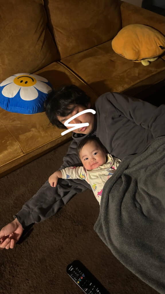 パパが先に寝てる……!