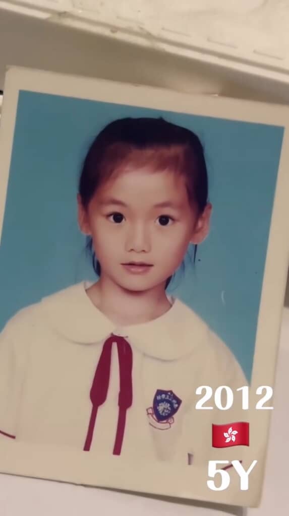 小さな女の子が13年後……