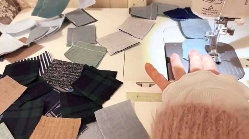 小さなハギレをつないでいきます