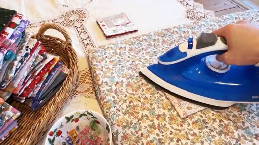 アイロンをかけます