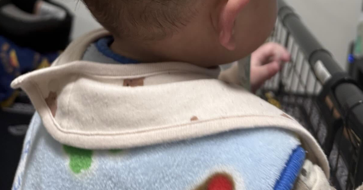 お風呂上がりの赤ちゃん→パパがお着替えさせたら……「こういうの最高」 思わず二度見しちゃう“衝撃の姿”に反響(1/2) | ライフスタイル ねとらぼ