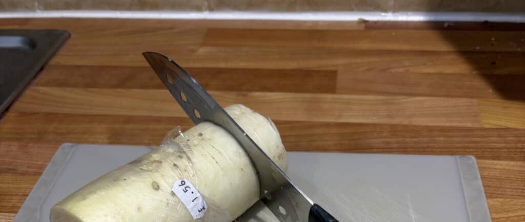 大根を切ろうとしたら……