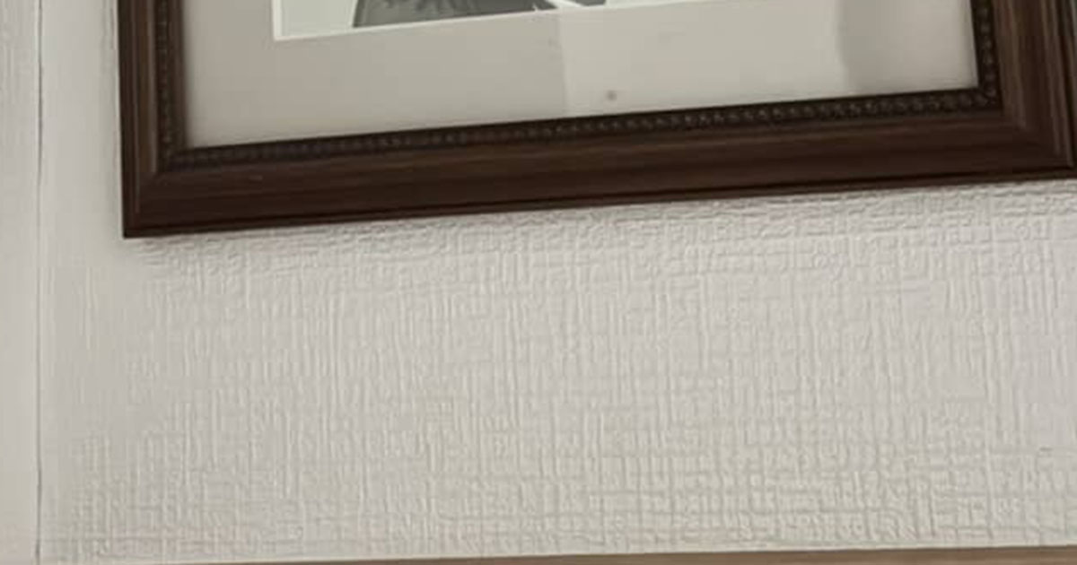 遊びに来た小4娘の友達「この写真、お父さん！？」→まさかの人物に「耐えられへんかったwww」「これがお父さんだったら凄すぎる」（1/2） | 育児 ねとらぼ