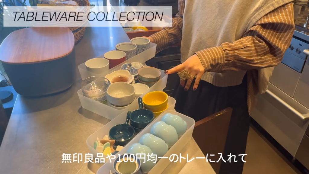 小皿類は縦長ケースに入れて収納