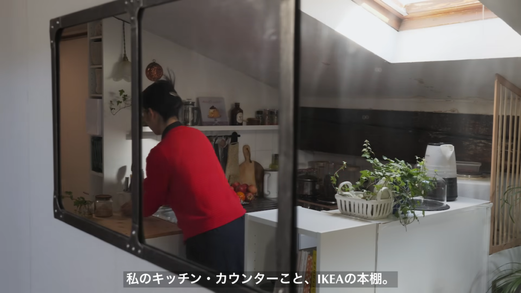 IKEAの本棚を2つ並べて作った簡易キッチンカウンター